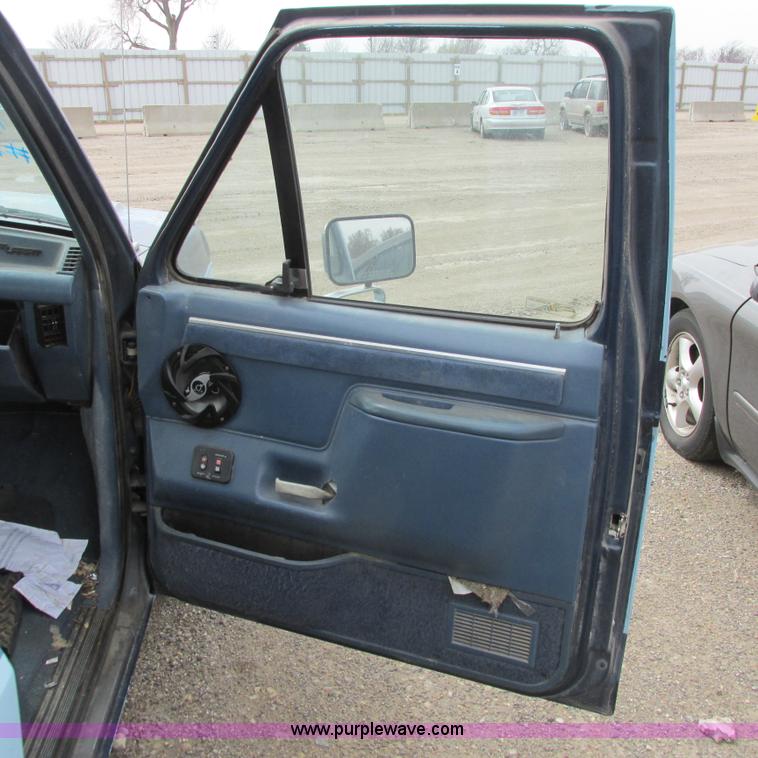 image for item G8491 1987 Ford F150 XLT Pickup Truck