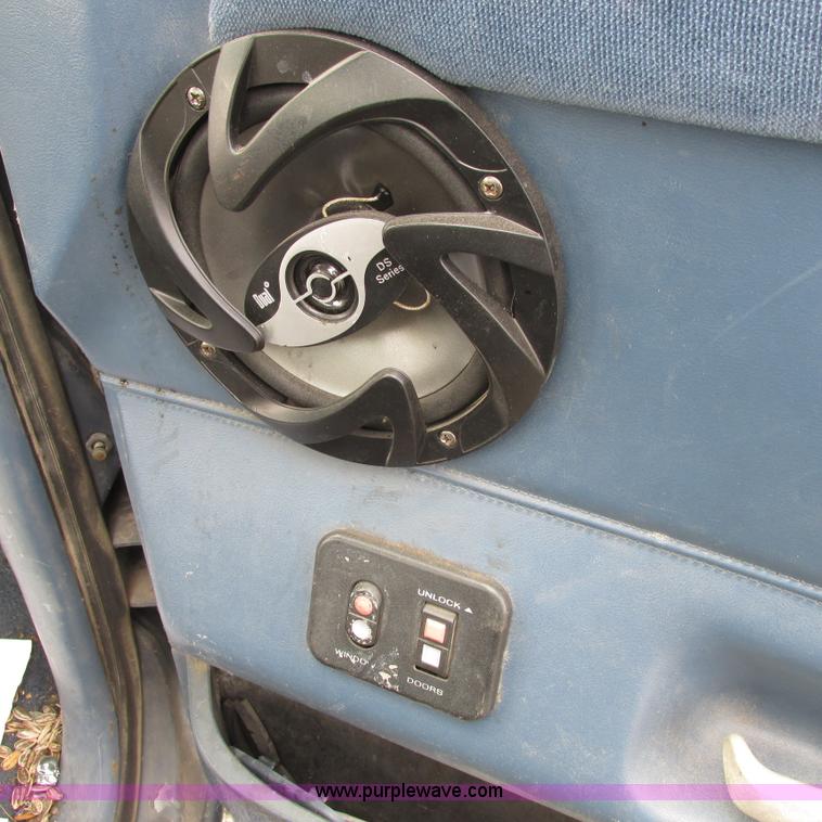 image for item G8491 1987 Ford F150 XLT Pickup Truck