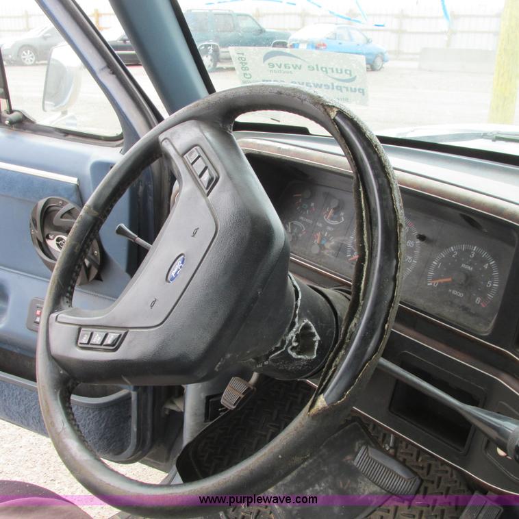 image for item G8491 1987 Ford F150 XLT Pickup Truck