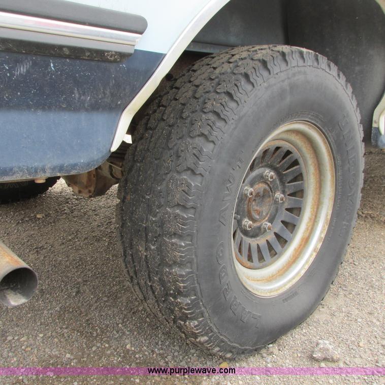 image for item G8491 1987 Ford F150 XLT Pickup Truck