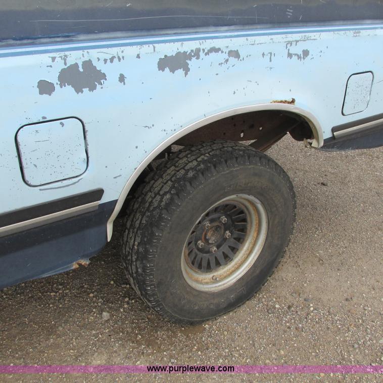 image for item G8491 1987 Ford F150 XLT Pickup Truck