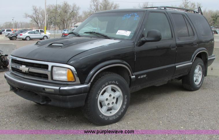 image for item G8492 1997 Chevy Blazer SUV