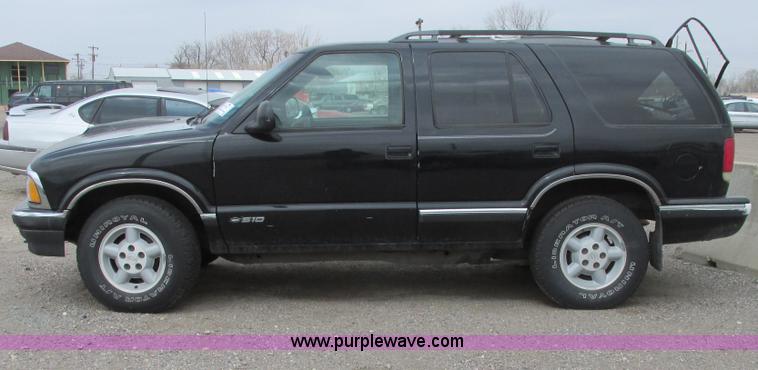 image for item G8492 1997 Chevy Blazer SUV
