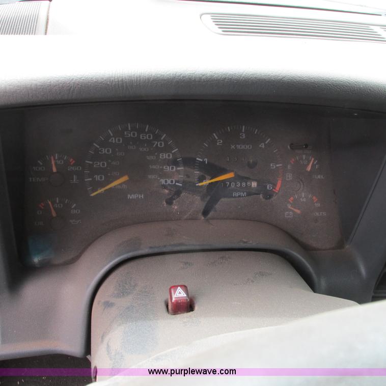 image for item G8492 1997 Chevy Blazer SUV