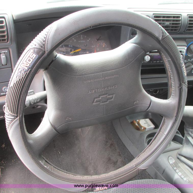 image for item G8492 1997 Chevy Blazer SUV