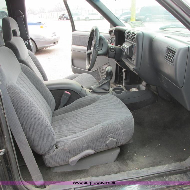 image for item G8492 1997 Chevy Blazer SUV