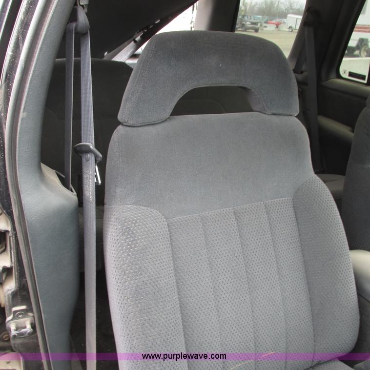 image for item G8492 1997 Chevy Blazer SUV