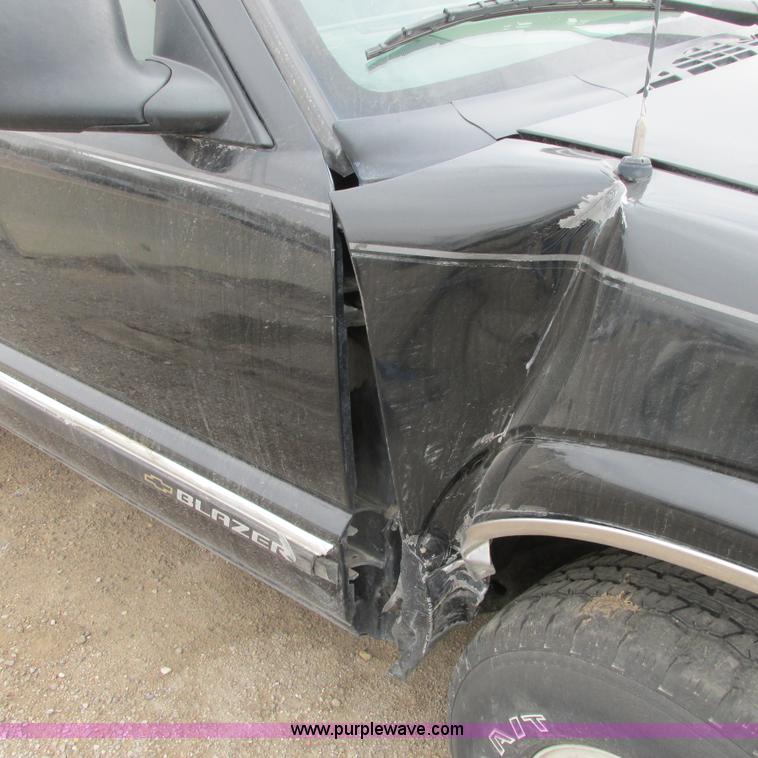 image for item G8492 1997 Chevy Blazer SUV