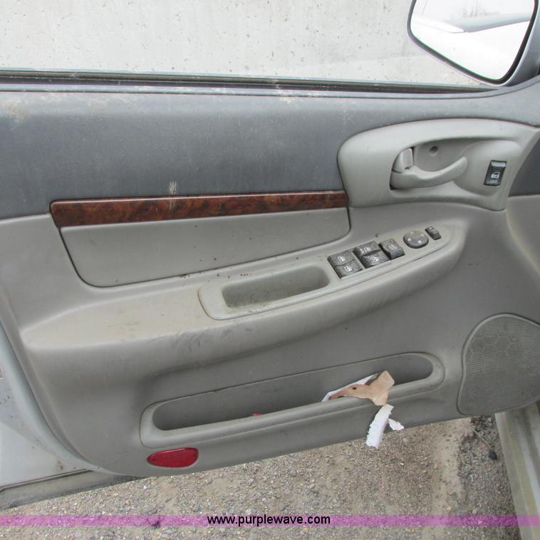 image for item G8493 2001 Chevy Impala LS