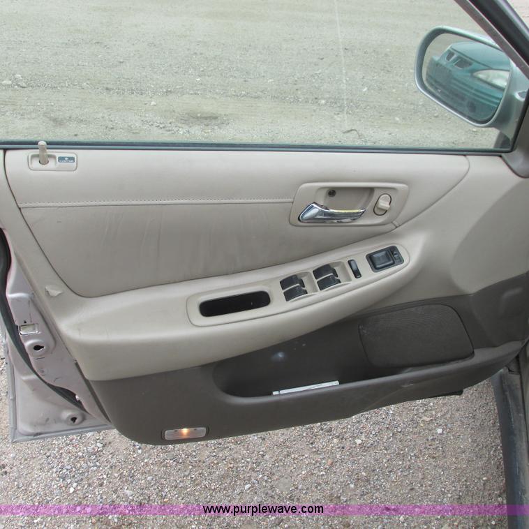 image for item G8494 1999 Honda Accord LX
