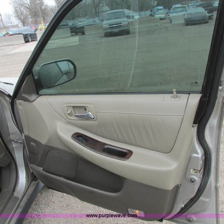 image for item G8494 1999 Honda Accord LX