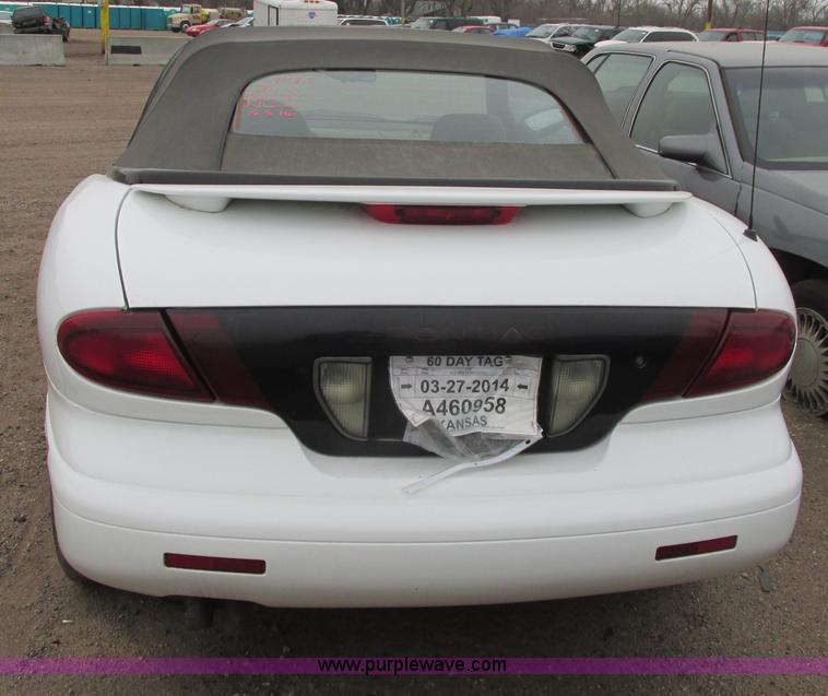 image for item G8496 1998 Pontiac Sunfire convertible
