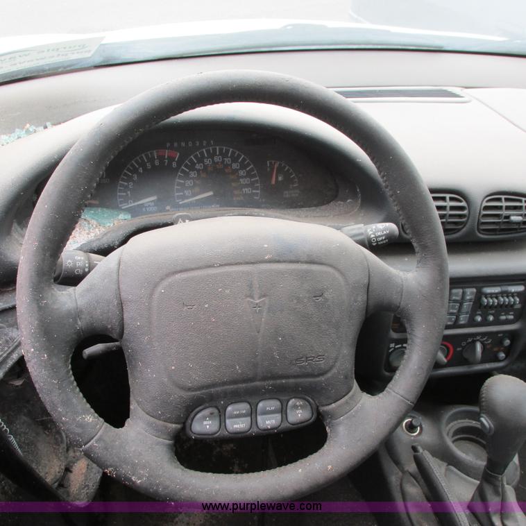 image for item G8496 1998 Pontiac Sunfire convertible