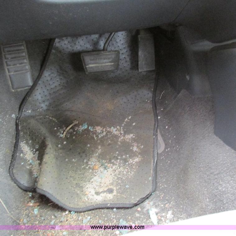 image for item G8496 1998 Pontiac Sunfire convertible