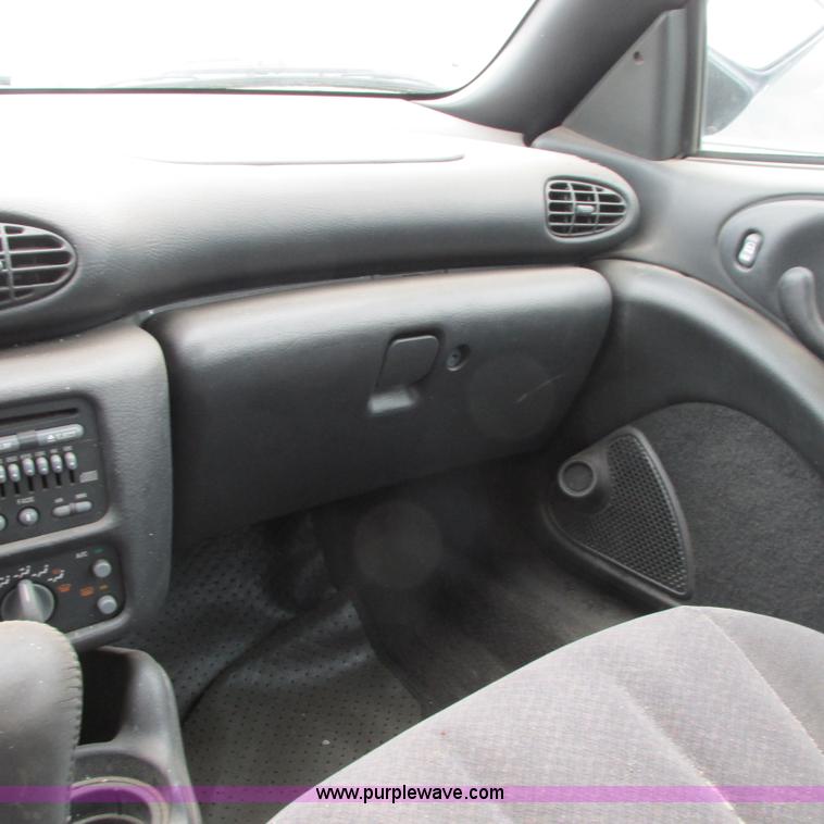 image for item G8496 1998 Pontiac Sunfire convertible