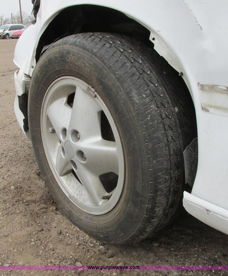 image for item G8496 1998 Pontiac Sunfire convertible