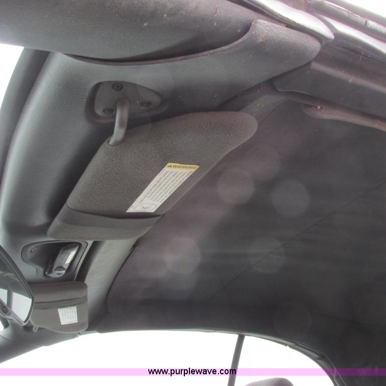 image for item G8496 1998 Pontiac Sunfire convertible