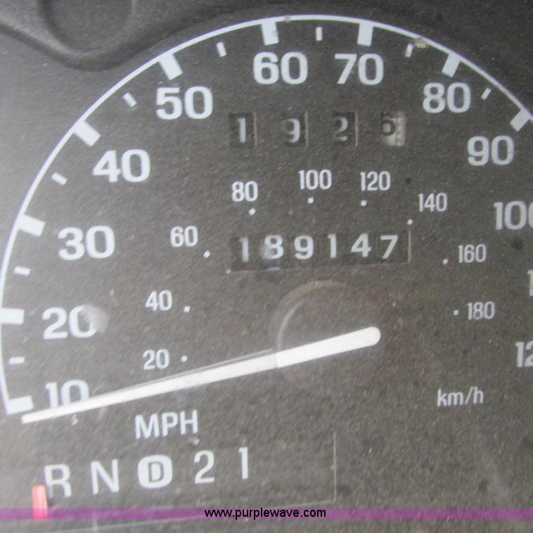 image for item G8498 1999 Ford Explorer XLT SUV