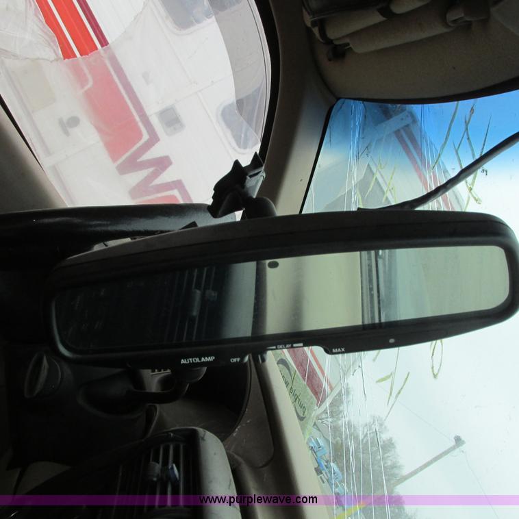 image for item G8498 1999 Ford Explorer XLT SUV