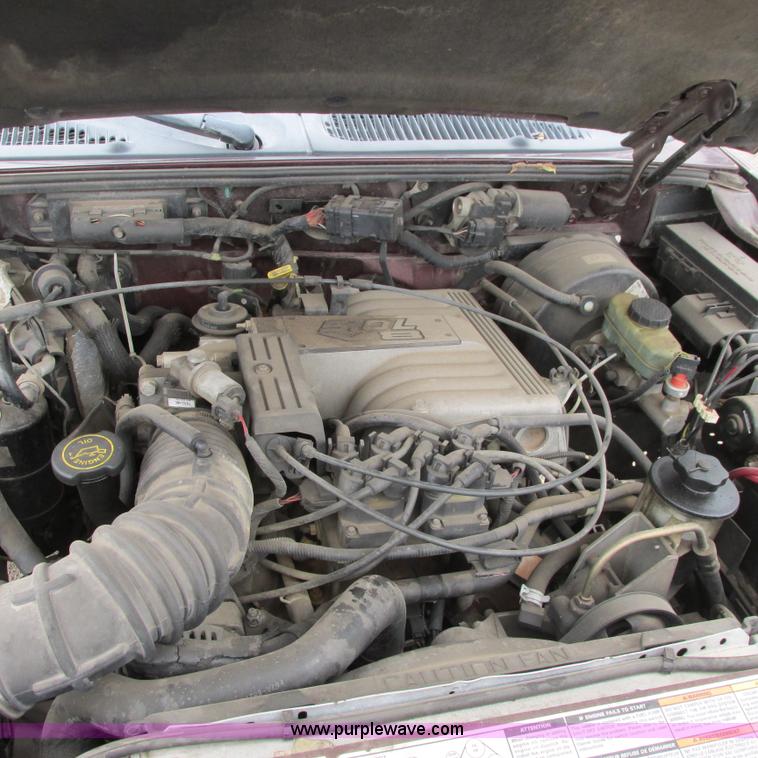 image for item G8498 1999 Ford Explorer XLT SUV