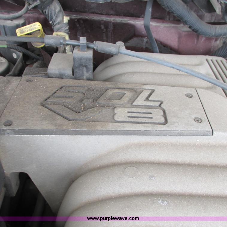 image for item G8498 1999 Ford Explorer XLT SUV