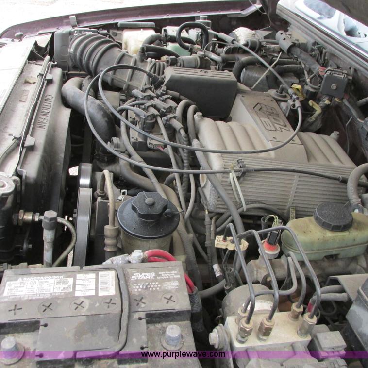 image for item G8498 1999 Ford Explorer XLT SUV