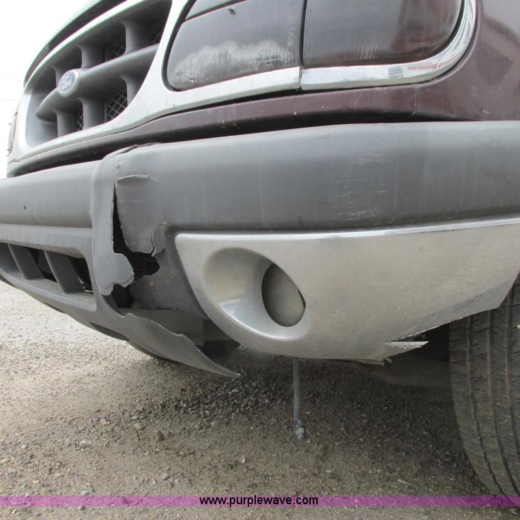 image for item G8498 1999 Ford Explorer XLT SUV