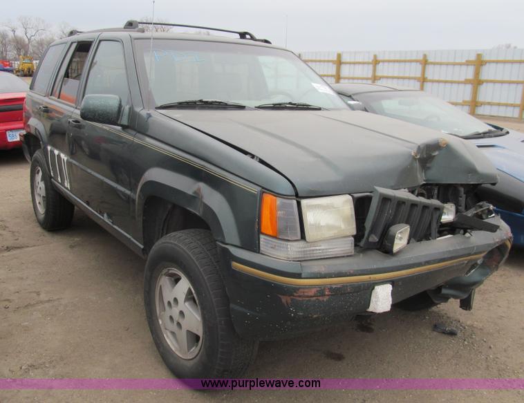 image for item G9507 1993 Jeep Grand Cherokee Limited SUV