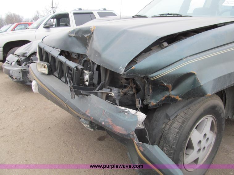 image for item G9507 1993 Jeep Grand Cherokee Limited SUV