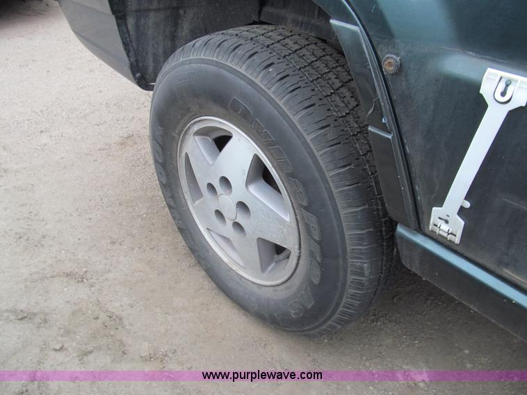 image for item G9507 1993 Jeep Grand Cherokee Limited SUV