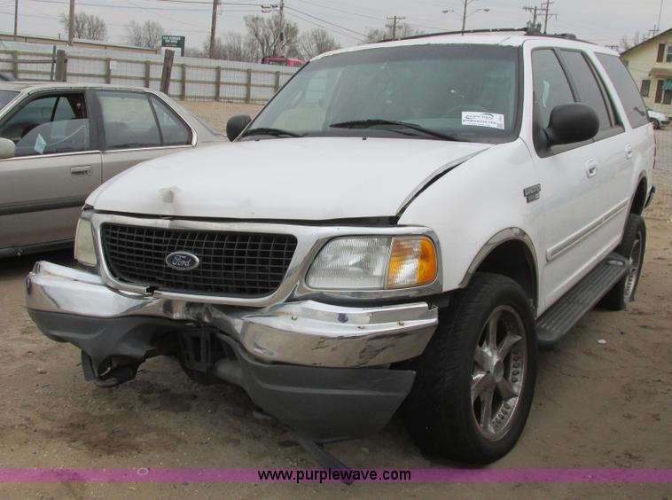 image for item I5502 2000 Ford Expedition XLT SUV