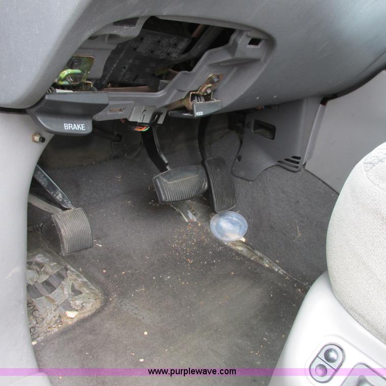 image for item I5502 2000 Ford Expedition XLT SUV