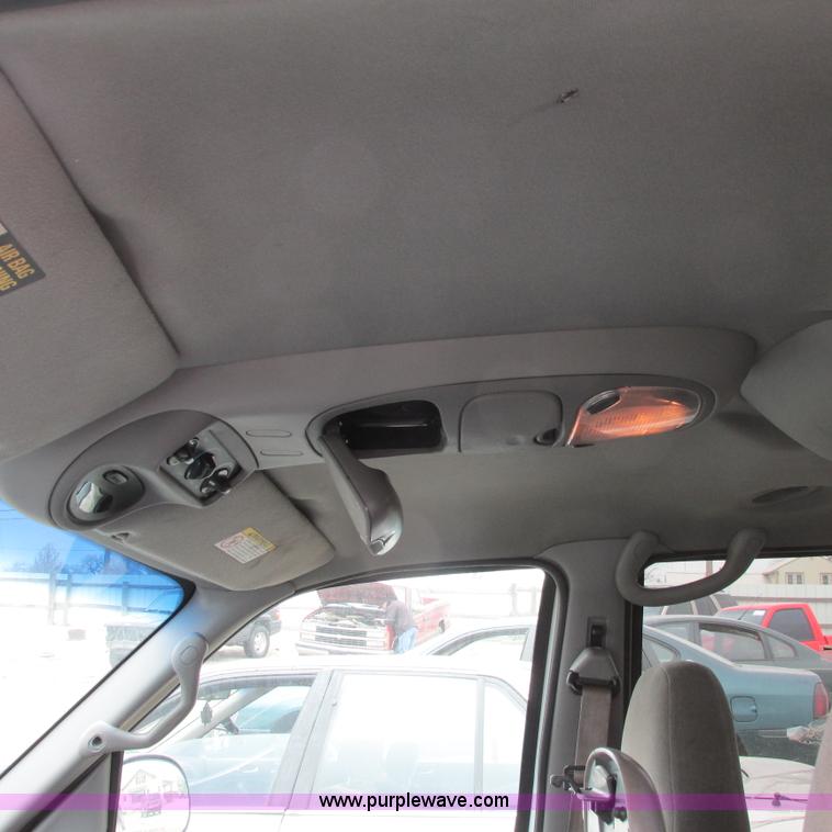 image for item I5502 2000 Ford Expedition XLT SUV