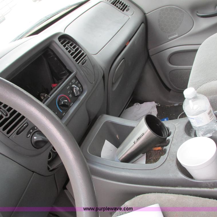 image for item I5502 2000 Ford Expedition XLT SUV