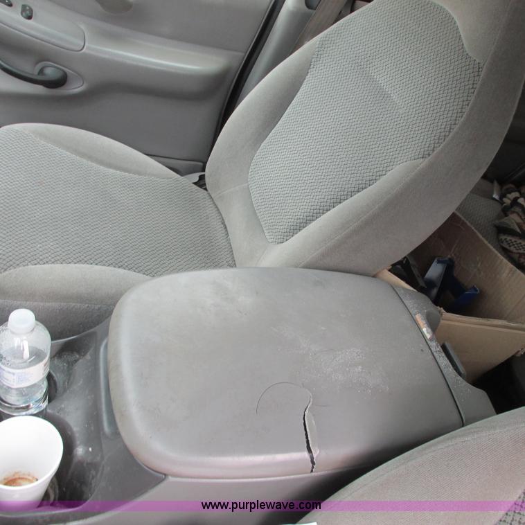 image for item I5502 2000 Ford Expedition XLT SUV