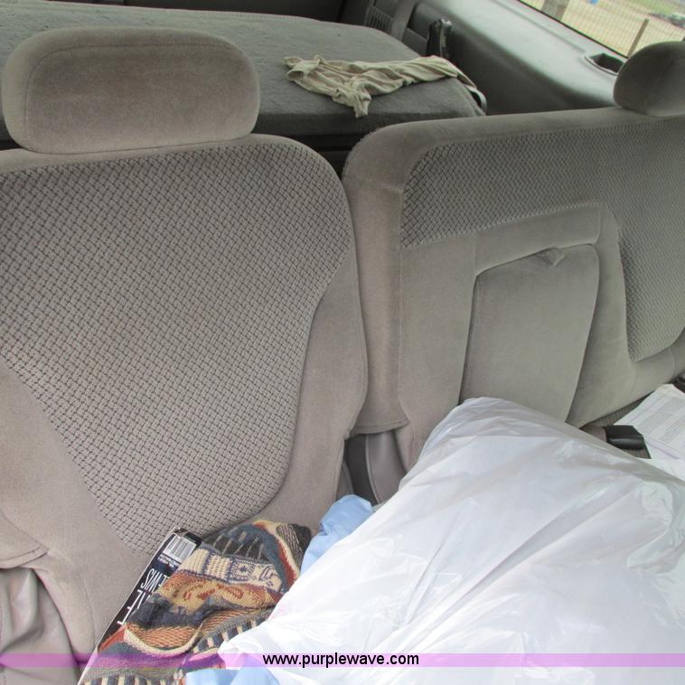 image for item I5502 2000 Ford Expedition XLT SUV