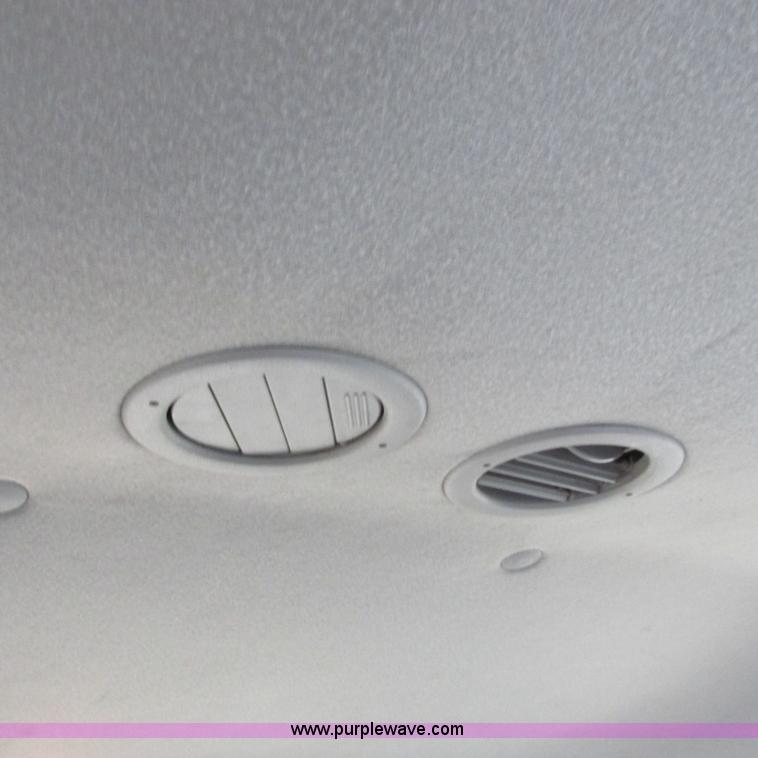 image for item I5502 2000 Ford Expedition XLT SUV