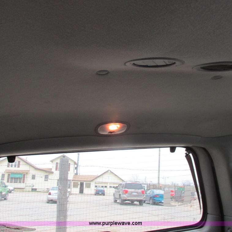 image for item I5502 2000 Ford Expedition XLT SUV