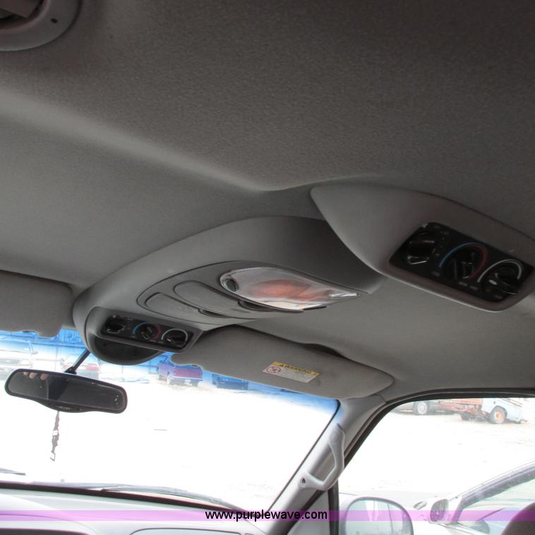 image for item I5502 2000 Ford Expedition XLT SUV