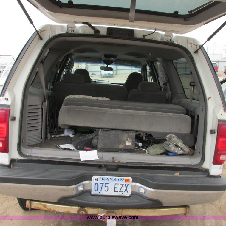 image for item I5502 2000 Ford Expedition XLT SUV