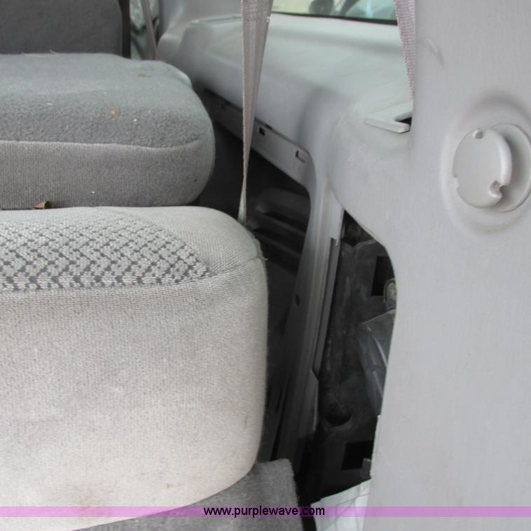 image for item I5502 2000 Ford Expedition XLT SUV