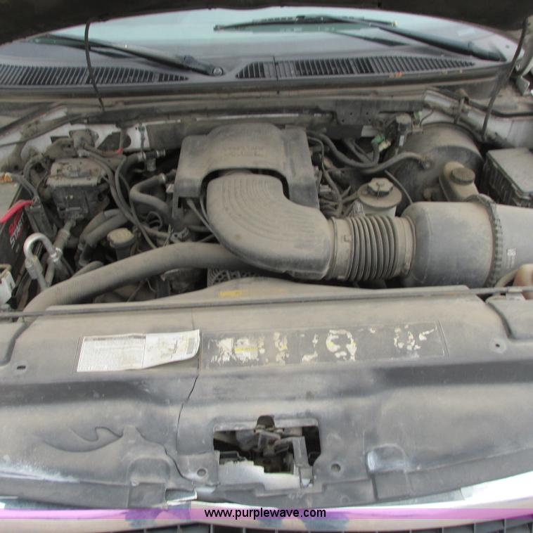 image for item I5502 2000 Ford Expedition XLT SUV