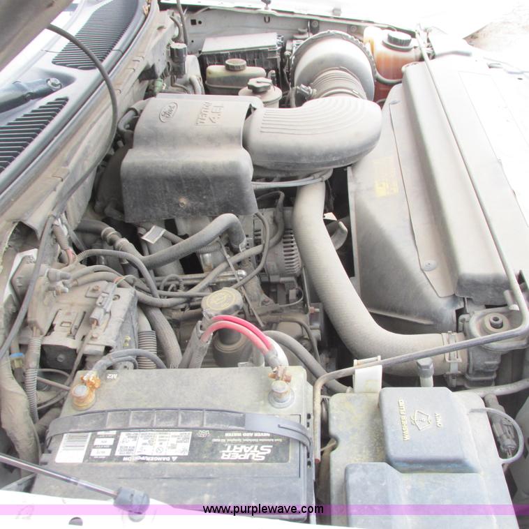 image for item I5502 2000 Ford Expedition XLT SUV