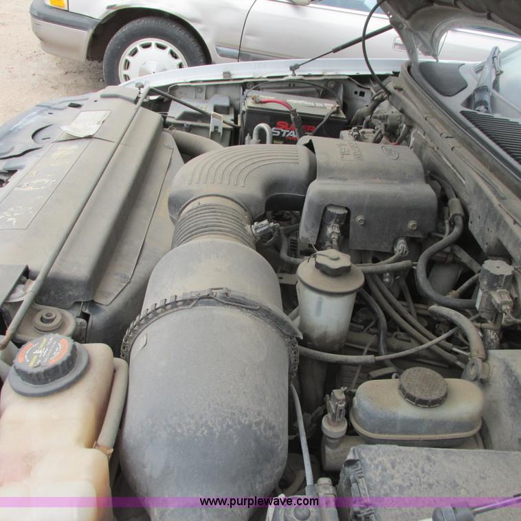 image for item I5502 2000 Ford Expedition XLT SUV