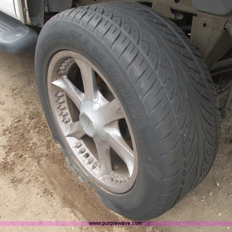 image for item I5502 2000 Ford Expedition XLT SUV