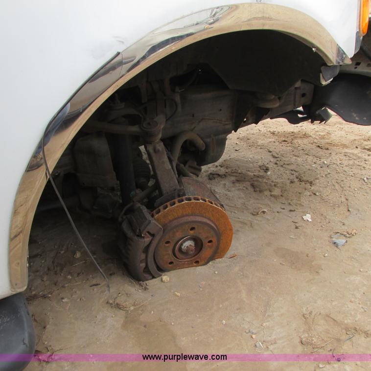 image for item I5502 2000 Ford Expedition XLT SUV