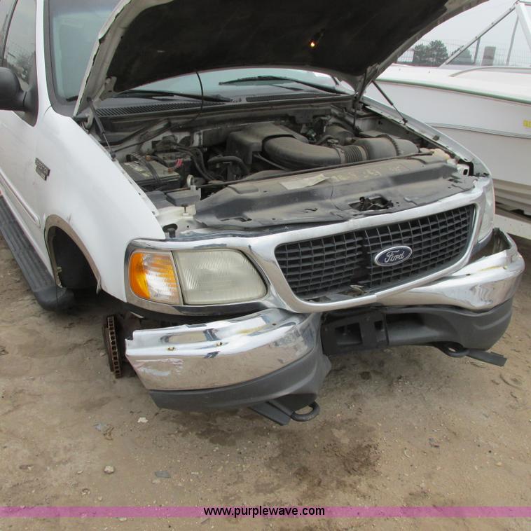 image for item I5502 2000 Ford Expedition XLT SUV