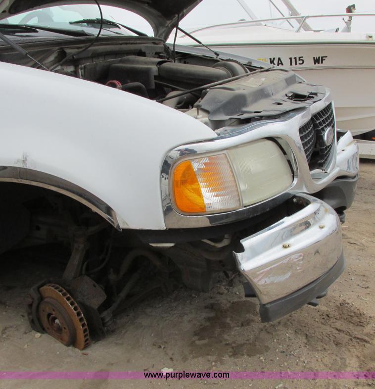 image for item I5502 2000 Ford Expedition XLT SUV