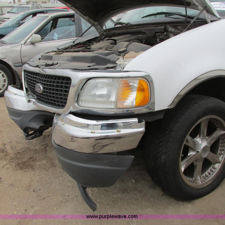 image for item I5502 2000 Ford Expedition XLT SUV