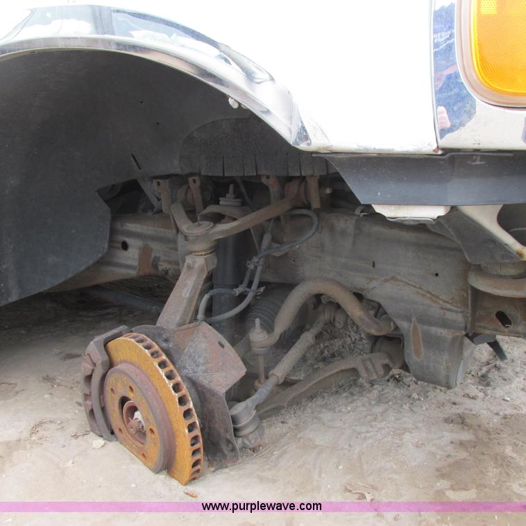 image for item I5502 2000 Ford Expedition XLT SUV